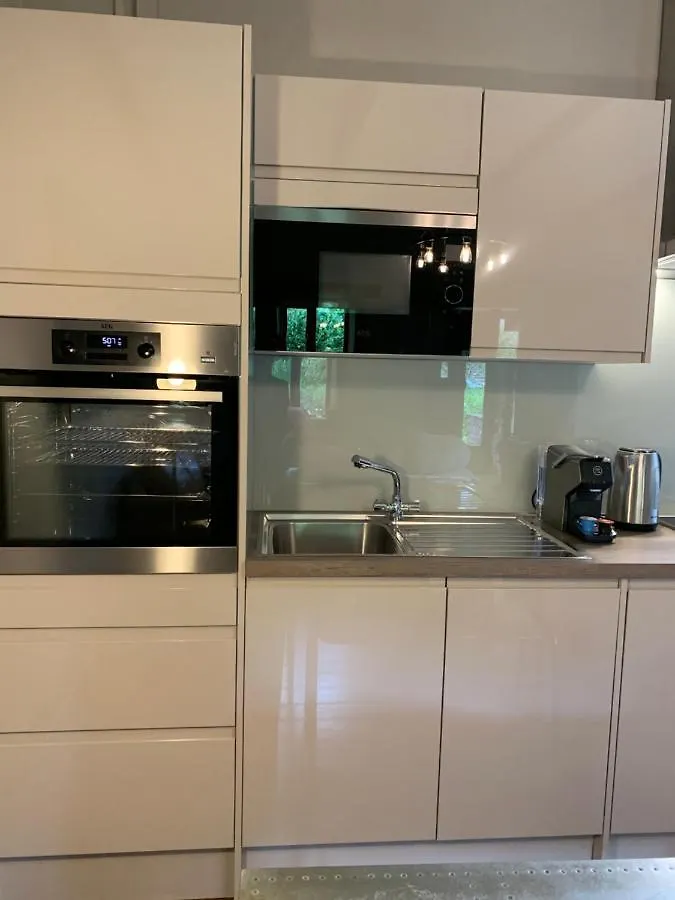Ty Carreg Fach Staycation Cottage Cardiff Apartment