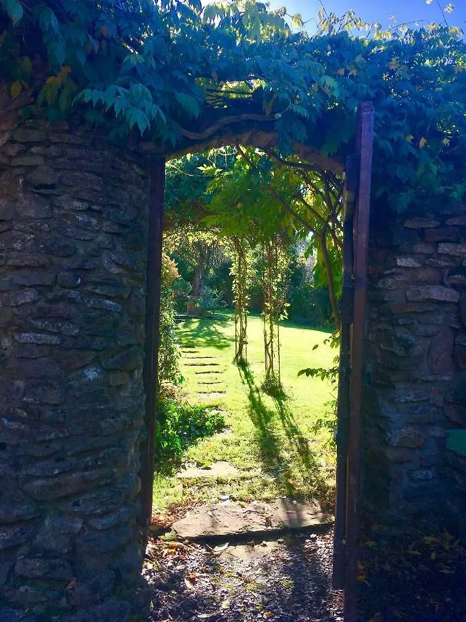 Ty Carreg Fach Staycation Cottage Cardiff 0*,